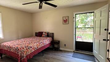 3 bedrooms, iron/ironing board, free WiFi, bed sheets