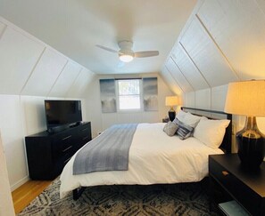 3 slaapkamers, een strijkplank/strijkijzer, reisbedje, gratis wifi