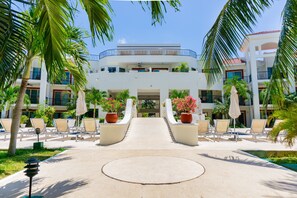 Terrace/patio - Breathtaking 3 bedroom in Paseo Del Sol (Solidaridad)