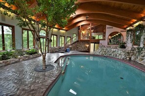 Innenpool, beheizter Pool