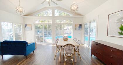 2 HOUSES!! Dreamy Villa & Tiny House! Large pool!