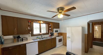 Near Hurley, On the Trail, Large Parking Area, Dog Friendly -The Cary Mine House