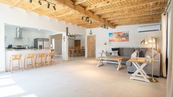 Smart TV, tenis de mesa y libros