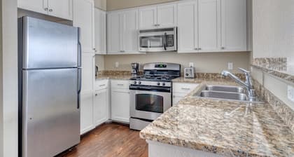 Spacious Milpitas 2BR w/ W/D, Parking & Gym, near highways, by Blueground