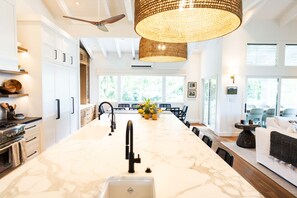 Nhà, 5 phòng ngủ | Bếp riêng | Tủ lạnh, dụng cụ pha cà phê/trà 