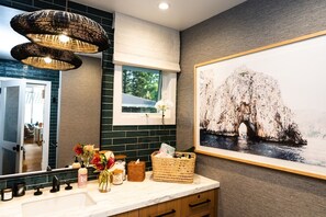 House, 5 Bedrooms | Interior