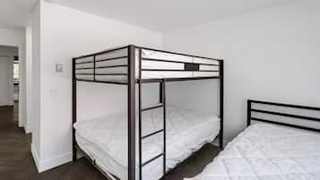 Condo, 1 phòng ngủ | 1 phòng ngủ, bàn ủi/dụng cụ ủi quần áo