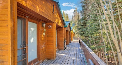 Beautiful Ski-in/ski-out Condo Located On The Eagle Point Resort! 1 Bedroom Condo by RedAwning