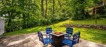 Cozy Cottage In The Heart Of Hyde Park 1 Bedroom Home by RedAwning