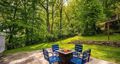 Cozy Cottage In The Heart Of Hyde Park 1 Bedroom Home by RedAwning