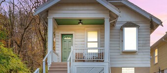 Cozy Cottage In The Heart Of Hyde Park 1 Bedroom Home by RedAwning