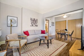 House, 1 Bedroom | Living area | Smart TV, streaming services - Cozy Cottage In The Heart Of Hyde Park 1 Bedroom Home by RedAwning (Cincinnati)
