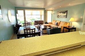 Apartment, 2 Bedrooms | Living area