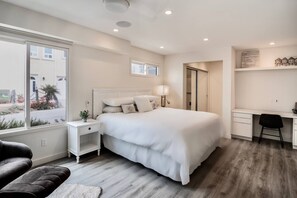 2 bedrooms, desk, iron/ironing board, travel crib