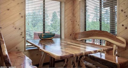 Wifi, Hot Tub, Zip Line, Fire Pit, Huge Patio, Deck, Balcony & Clubhouse Garage