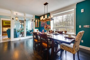 Dining - Family Home: Swim Spa, Patios, Grill + Fire Pit (Delaware)