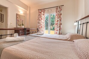 Luxury Villa, Private Bathroom (Villa Anna) | 4 bedrooms, premium bedding, individually decorated - Agios Stefanos Bay - Villa Anna (Corfu)