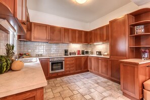 Luxury Villa, Private Bathroom (Villa Anna) | Private kitchen