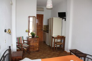 1 Schlafzimmer, Bügeleisen/Bügelbrett, kostenloses WLAN, Bettwäsche