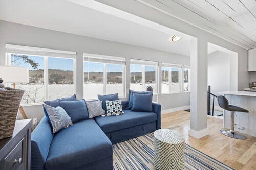 Stay in Venice our Modern Steps from the Lake with Dock!