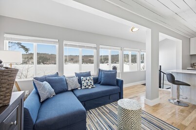 Stay in Venice our Modern Steps from the Lake with Dock!