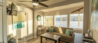 Stay in Venice our Modern Steps from the Lake with Dock!