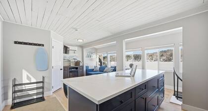 Stay in Venice our Modern Steps from the Lake with Dock!