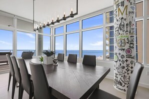 公寓客房, 3 間臥室 | 房內用餐區