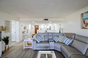 Condo, 2 Bedrooms | Living area | Smart TV