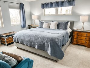 3 bedrooms, desk, iron/ironing board, free WiFi - Bright and Sunny Casa Christina-Pet Friendly-Has A/C (Santa Fe)