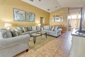 Rumah, 5 kamar tidur | Ruang keluarga