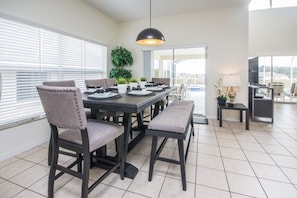 House, 5 Bedrooms | Dining