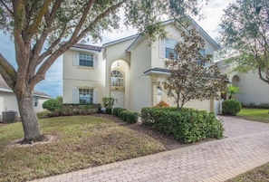 House, 5 Bedrooms | Exterior