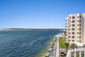 Beach - Waterview Yacht Club 532 is a 3 BR with Stunning views of the Pass by RedAwning (Destin)