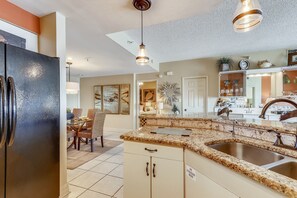 Condo, 3 habitaciones | Cocina privada | Refrigerador, horno, cafetera y tetera y tostadora