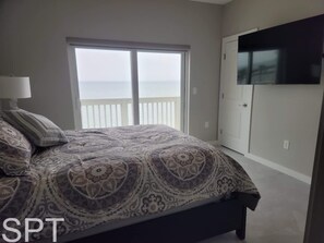 Bungalow, 2 Bedrooms | 2 bedrooms, iron/ironing board, free WiFi - New Waterfront Bungalow Fishermans Paradise 2 Bedroom Home by RedAwning (Port Isabel)