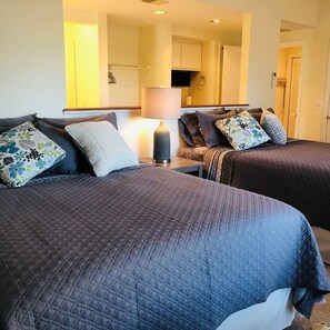 Condo, 2 Bedrooms