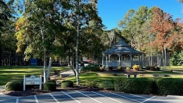 Condo, 2 Bedrooms | Exterior