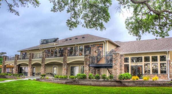 المنشأة من الخارج