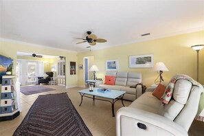 2 bedrooms, iron/ironing board, free WiFi - Island Haven 2 Bedroom Home by RedAwning (Holmes Beach)