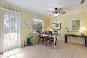 Dining - Island Haven 2 Bedroom Home by RedAwning (Holmes Beach)