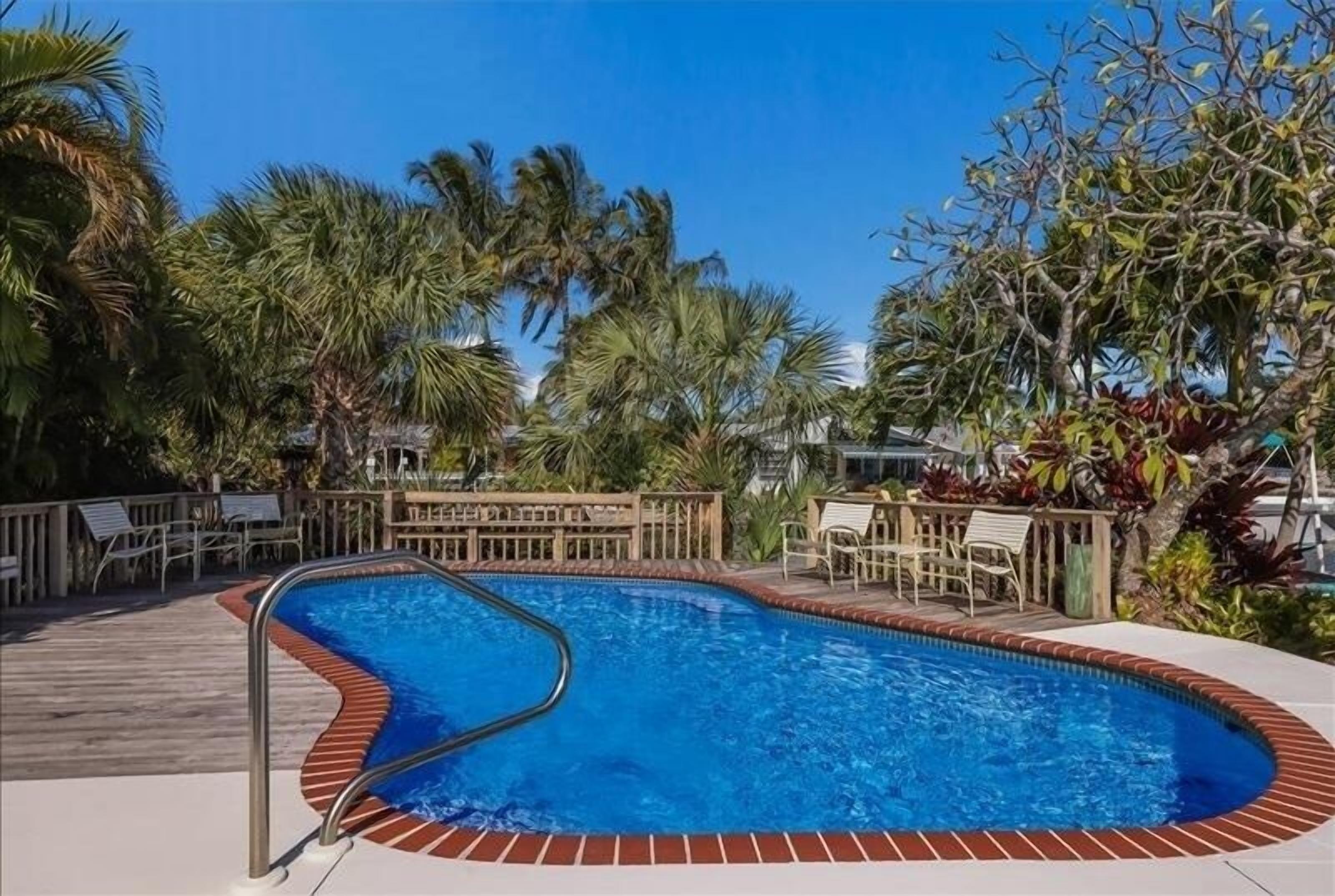 House, 2 Bedrooms | Pool