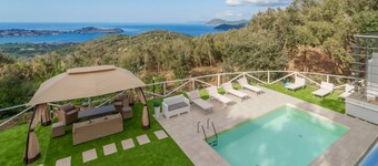 Villa Liam with view and pool for exclusive use