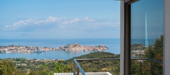 Villa Liam with view and pool for exclusive use