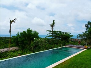 Outdoor pool, pool loungers - Ancala Uluwatu (Pecatu)