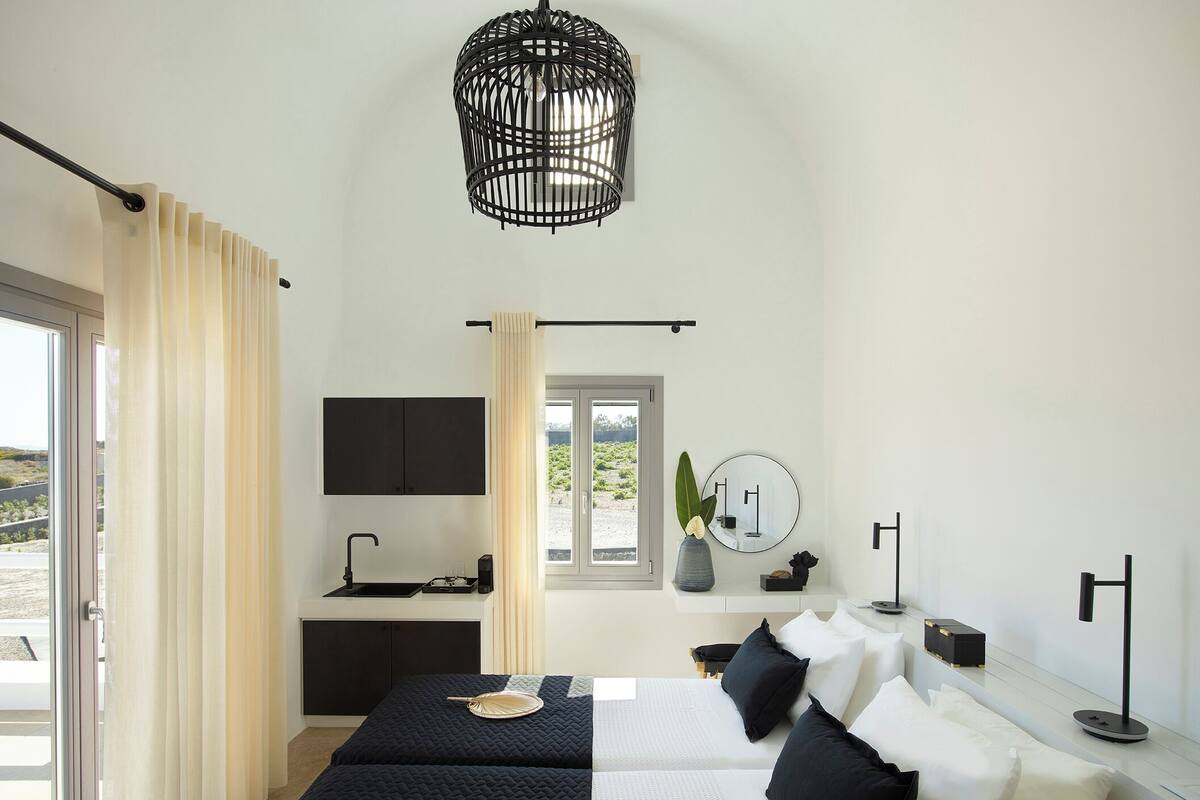 Grand Suite 1, Outdoor Heated Jacuzzi | ミニバー、デスク、防音設備、WiFi (無料)
