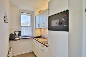 Kühlschrank, Mikrowelle, Geschirrspüler