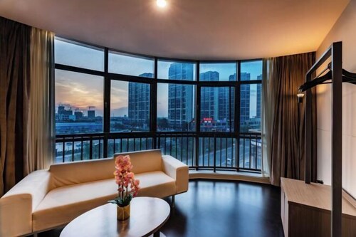 Jinjiang Inn Select Suzhou Shengze Sunhuxilu Hotel