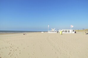Una playa cerca