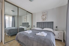 Standard Apartment | Iron/ironing board, free WiFi, bed sheets